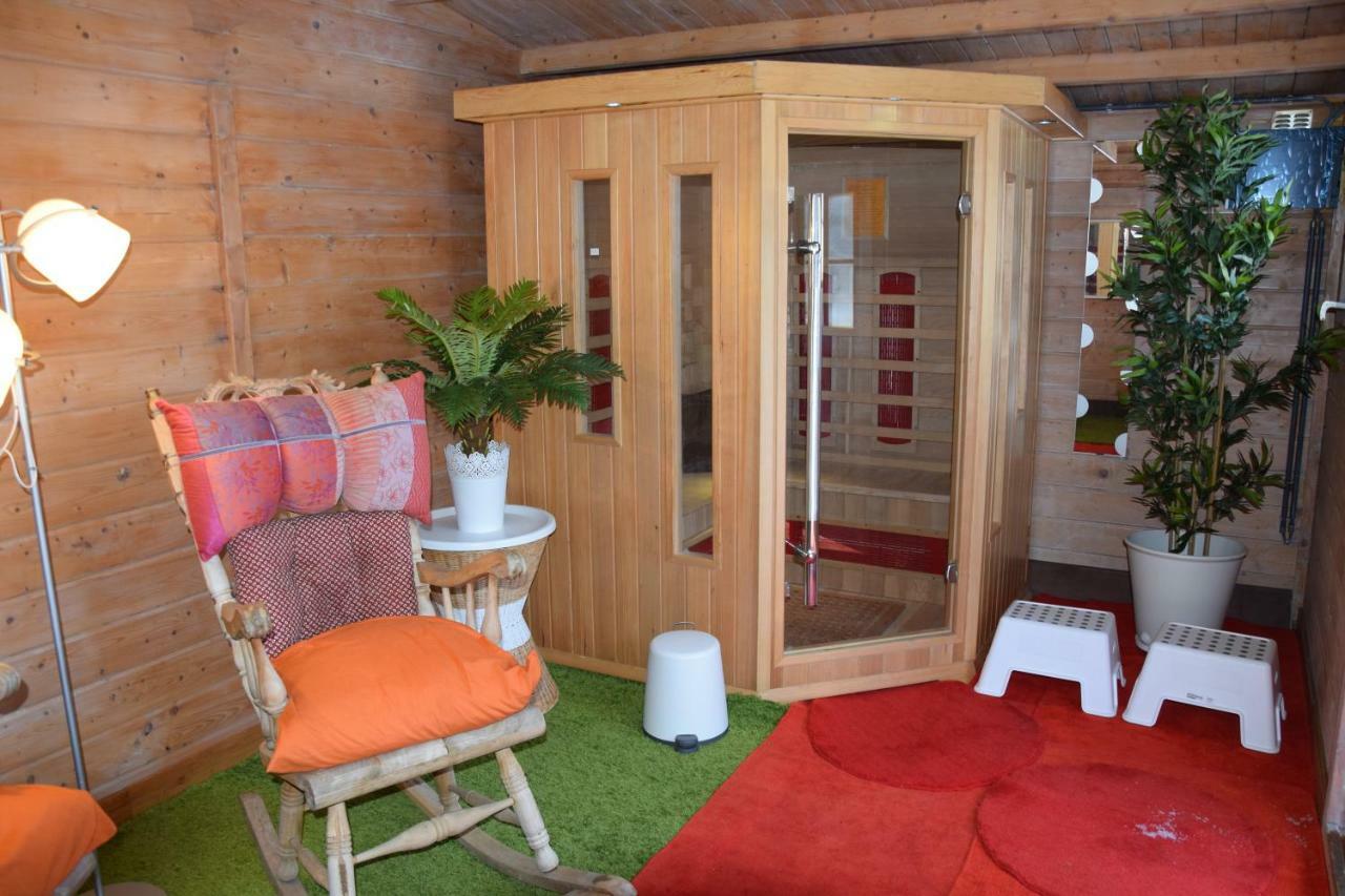 Le Chateau De Frankie Spas-Saunas Grand-Reng Ngoại thất bức ảnh